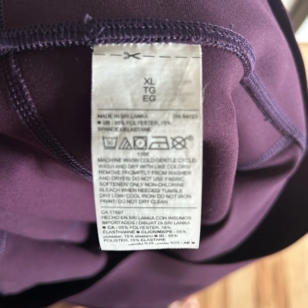 Old Navy elevate built in sculpt purple leggings - Picture 8 of 8